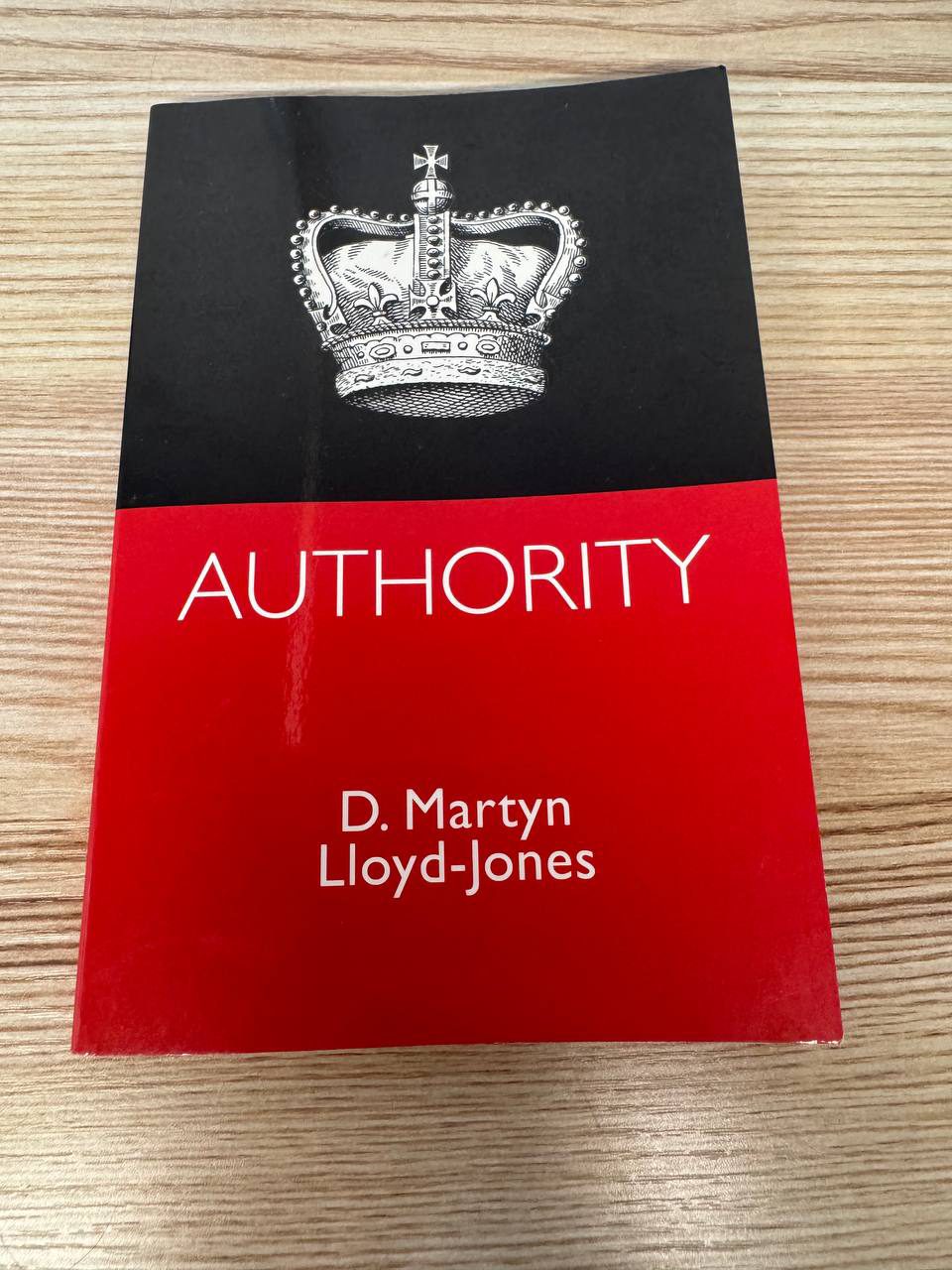 D・マーティン・ロイド＝ジョーンズ『Authority』の表紙
