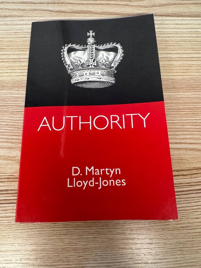 D・マーティン・ロイド＝ジョーンズ『Authority』の表紙
