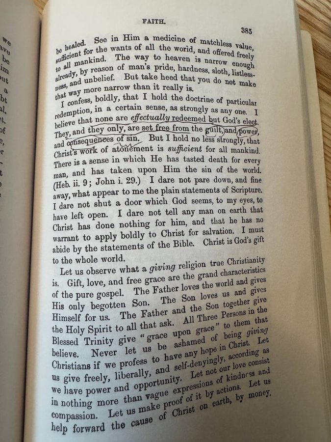 『Old Paths』385ページ「FAITH」の章。「They, and they only, are set free from the guilt, and power, and consequences of sin」の一文に青いボールペンで下線と丸囲みが書き込まれている