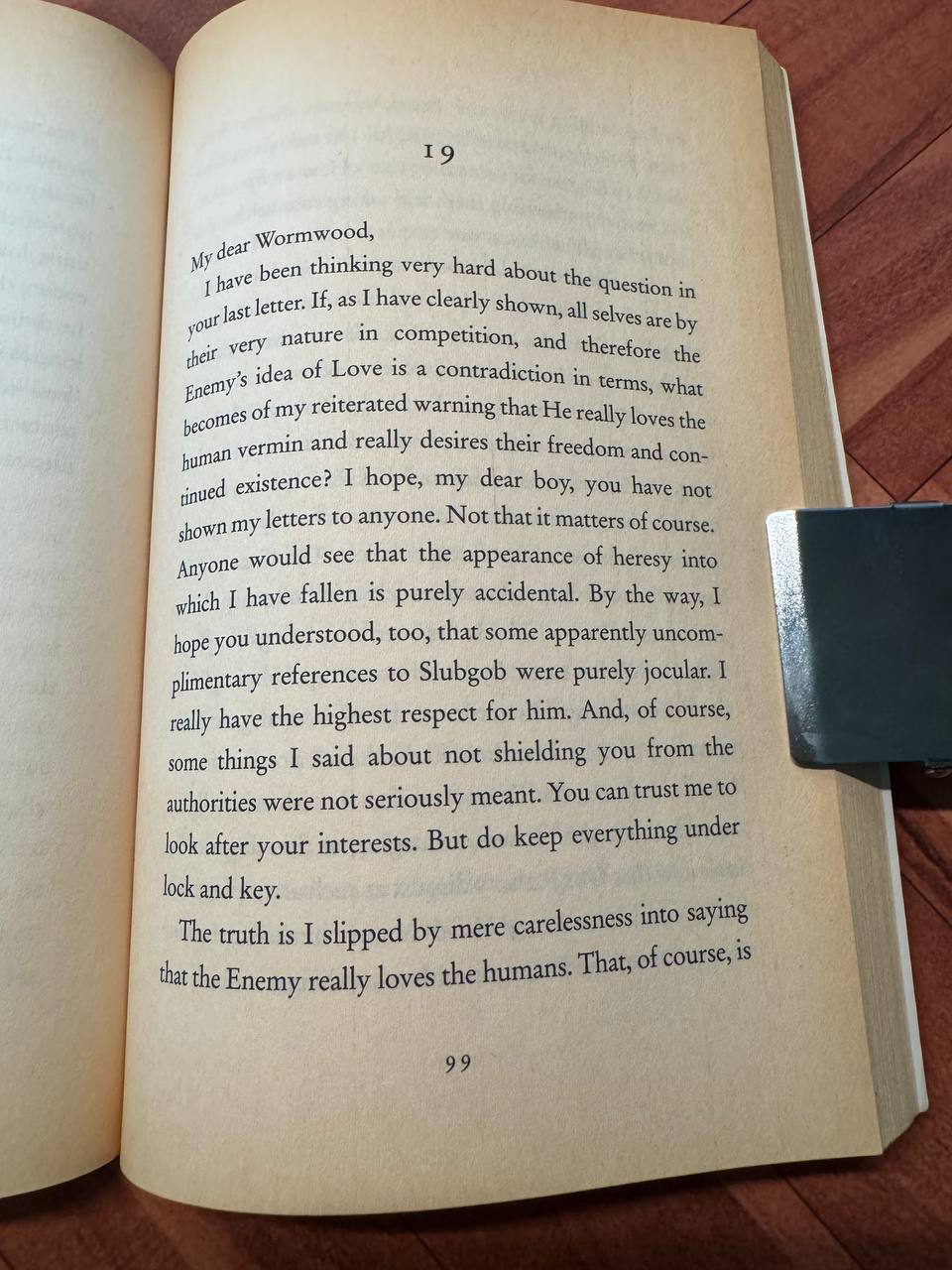 『The Screwtape Letters』第19書簡の冒頭。「the Enemy’s idea of Love is a contradiction in terms」という議論が続いている