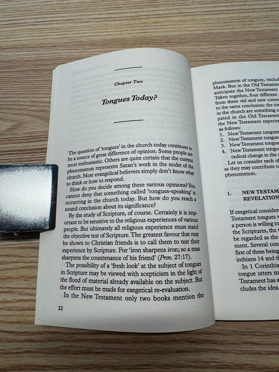 Chapter Two『Tongues Today?』のタイトルページ(22ページ)。異言についての議論が展開されている