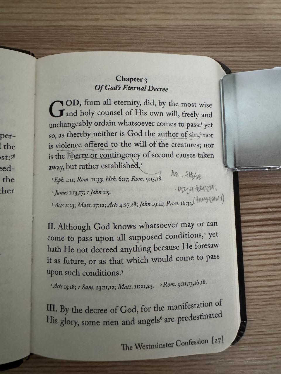 第3章「Of God’s Eternal Decree」のページ。「the author of sin」「the liberty or contingency of second causes」に下線が引かれ、余白に韓国語の書き込みがある