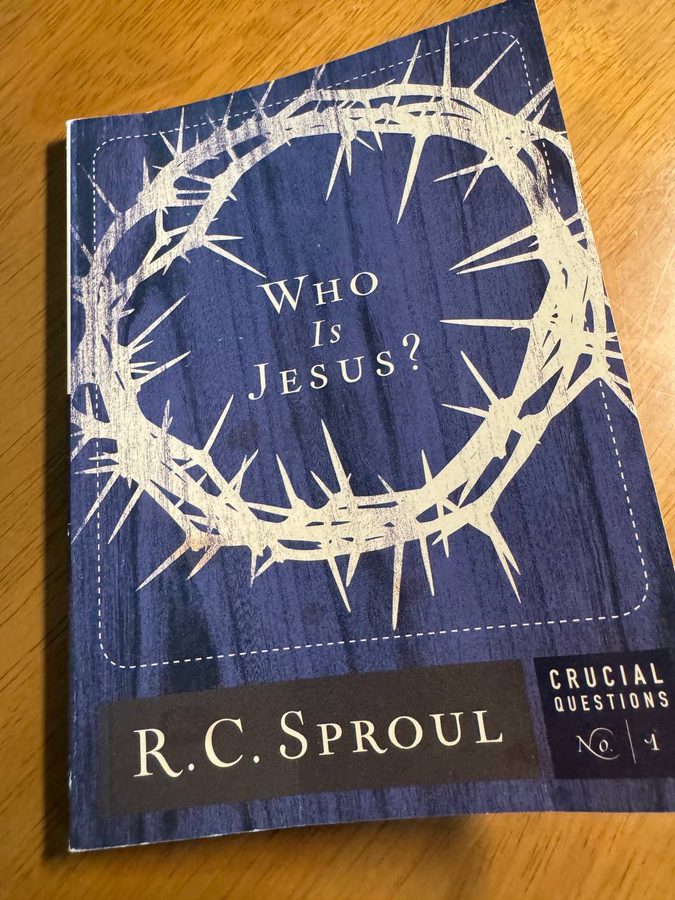 R・C・スプロール『Who Is Jesus?』(Crucial Questions シリーズ No.1)の表紙